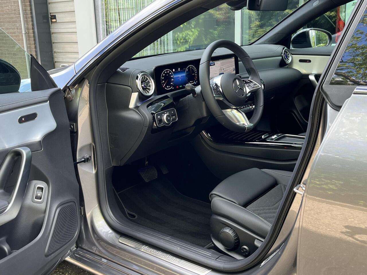 Mercedes-Benz Cla Shooting Brake 250 e Star Edition Luxury | Panoramadak | Nightpakket | MULTIBEAM LED | Dodehoekassistent | Sfeerverlichting | Stoelverwarming | Apple CarPlay | Android Auto | Achteruitrijcamera