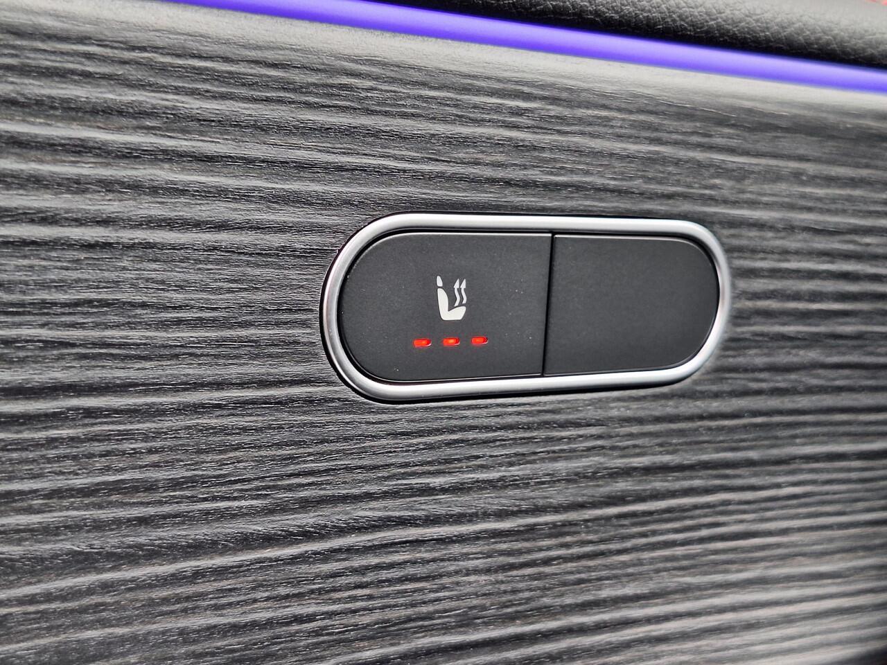 Mercedes-Benz Cla Shooting Brake 180 Star Edition AMG | Panoramadak | Nightpakket | Dodehoekassistent | Apple CarPlay | Android Auto | Sfeerverlichting | Stoelverwarming | Achteruitrijcamera | Elektrisch inklapbare buitenspiegels