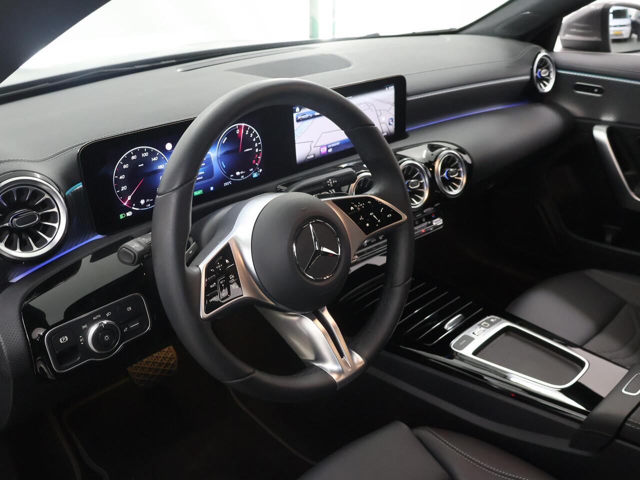 Mercedes-Benz Cla Shooting Brake 250e Star Edition | Easypack - achterklep | Keyless go | Achteruitrijcamera | Stoelverwarming | Sfeerverlichting |