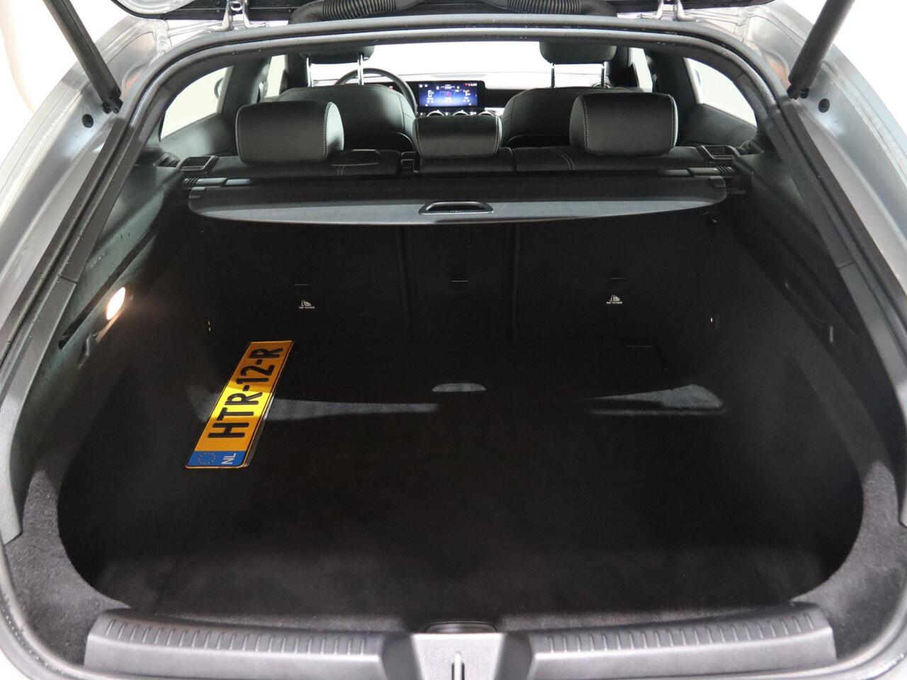 Mercedes-Benz Cla Shooting Brake 180 Star Edition LIMITED | Voorstoelen verwarmd | Achteruitrijcamera | LED koplampen |