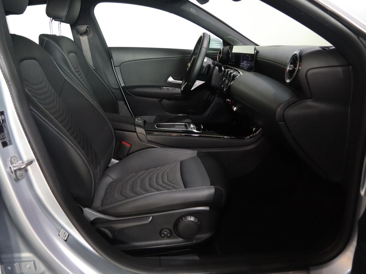 Mercedes-Benz Cla Shooting Brake 180 Star Edition LIMITED | Voorstoelen verwarmd | Achteruitrijcamera | LED koplampen |