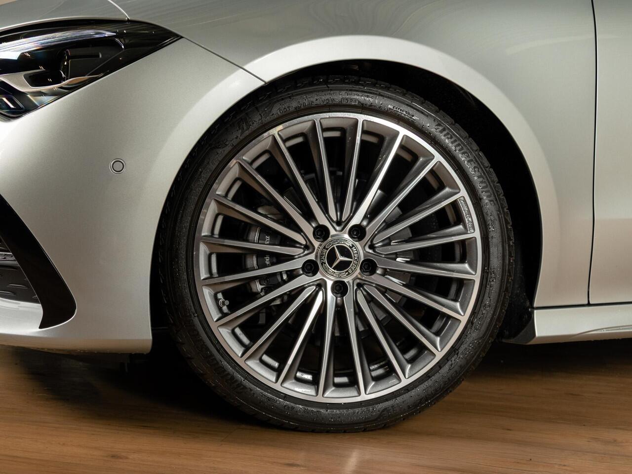 Mercedes-Benz Cla Shooting Brake 180 Star Edition LIMITED Panorama dak