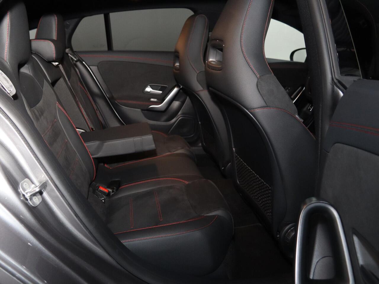Mercedes-Benz Cla Shooting Brake 250e Business Solution AMG | Panoramaschuifdak | Nightpakket | Achteruitrijcamera