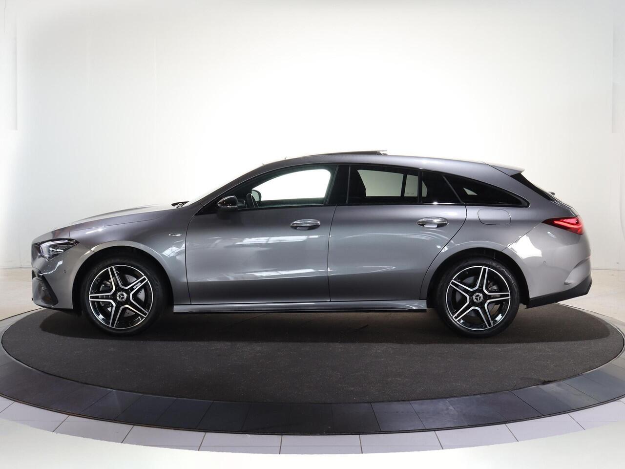 Mercedes-Benz Cla Shooting Brake 250e Business Solution AMG | Panoramaschuifdak | Nightpakket | Achteruitrijcamera