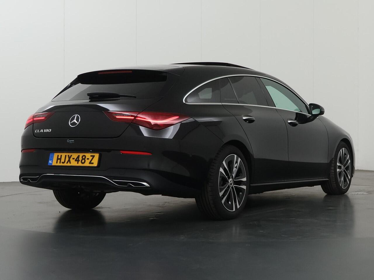 Mercedes-Benz Cla Shooting Brake 180 Star Edition Luxury Line | Panoramadak | Getint glas | Sfeerverlichting | Widescreen | Stoelverwarming |