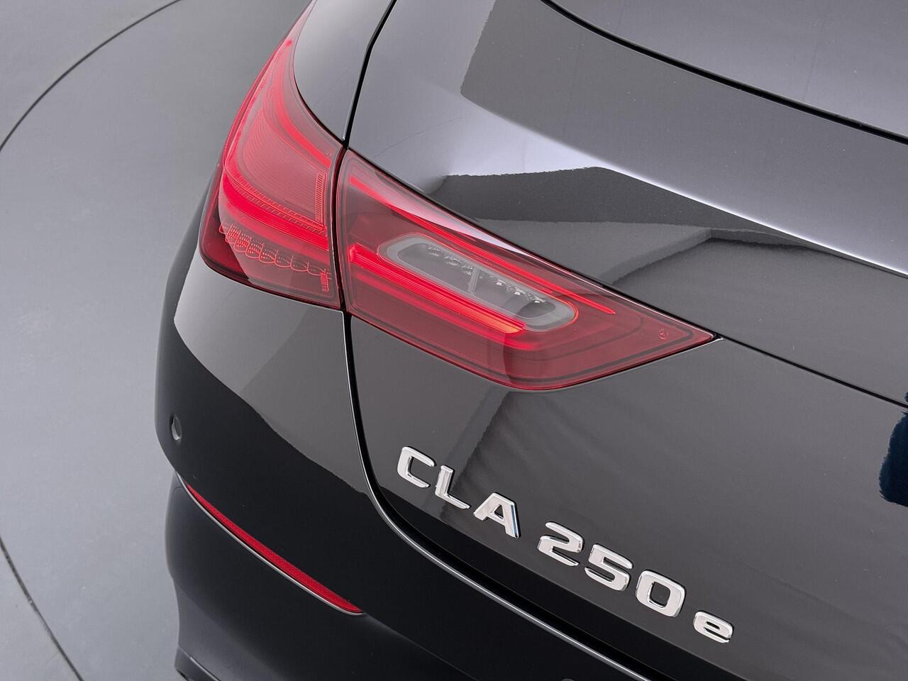 Mercedes-Benz Cla Shooting Brake 250 e Business Solution AMG