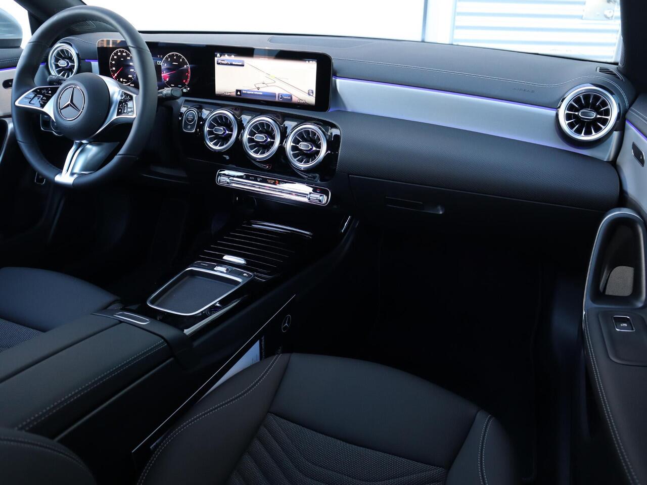 Mercedes-Benz Cla Shooting Brake 180 Star Edition Luxury Line