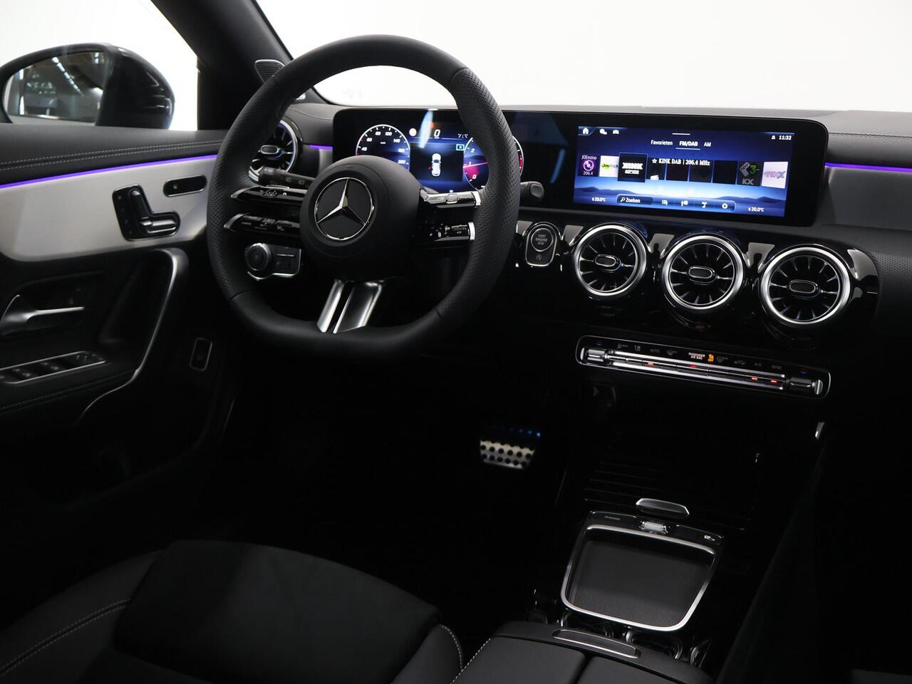 Mercedes-Benz Cla Shooting Brake 180 Business Solution AMG | AMG Line Plus | Nightpakket | Head-up display | 360° camera | Dodehoekassistent | 19 inch AMG Velgen |