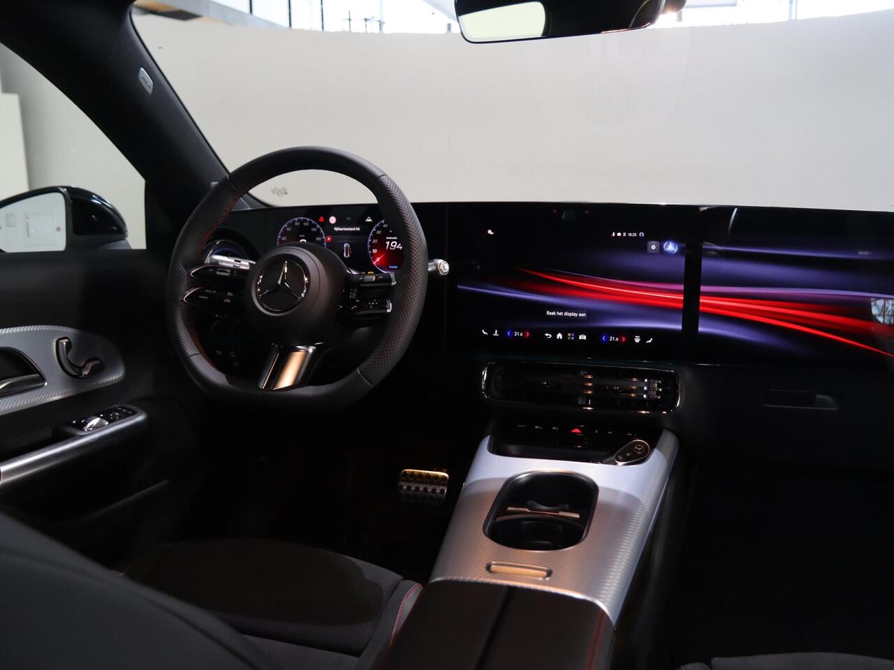 Mercedes-Benz Cla Shooting Brake 250+ Business Solution AMG 85 kWh | Panoramadak | Premium Pakket | Superscreen | Trekhaak | 19" LM-Velgen |