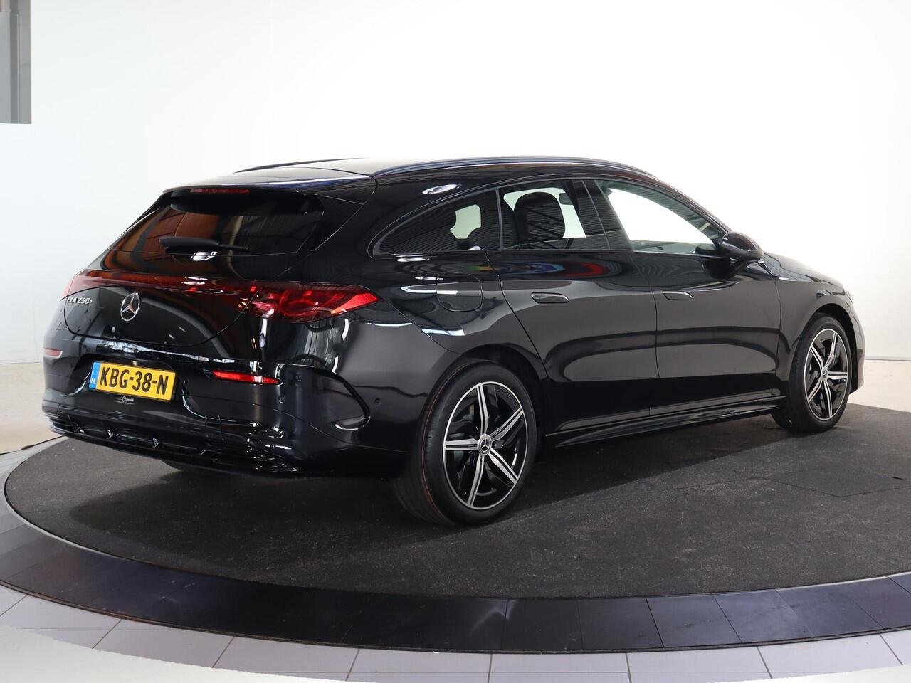 Mercedes-Benz Cla Shooting Brake 250+ Business Solution AMG 85 kWh Panoramadak | Premium Plus Pakket | Superscreen | Winterpakket | Matrix LED | Burmester | Head-Up |