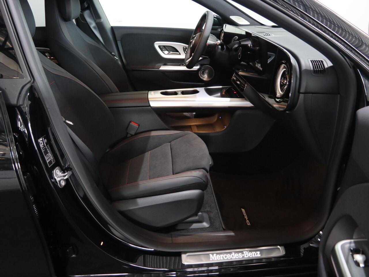 Mercedes-Benz Cla Shooting Brake 250+ Business Solution AMG 85 kWh Panoramadak | Premium Plus Pakket | Superscreen | Winterpakket | Matrix LED | Burmester | Head-Up |