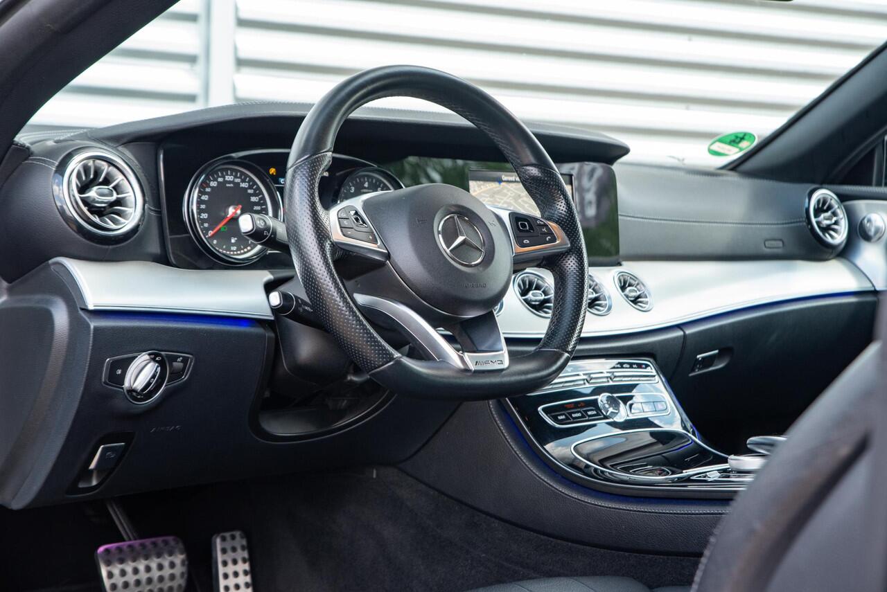 Mercedes-Benz E-KLASSE Cabrio 200 AMG Burmester Nekverwarming Leer