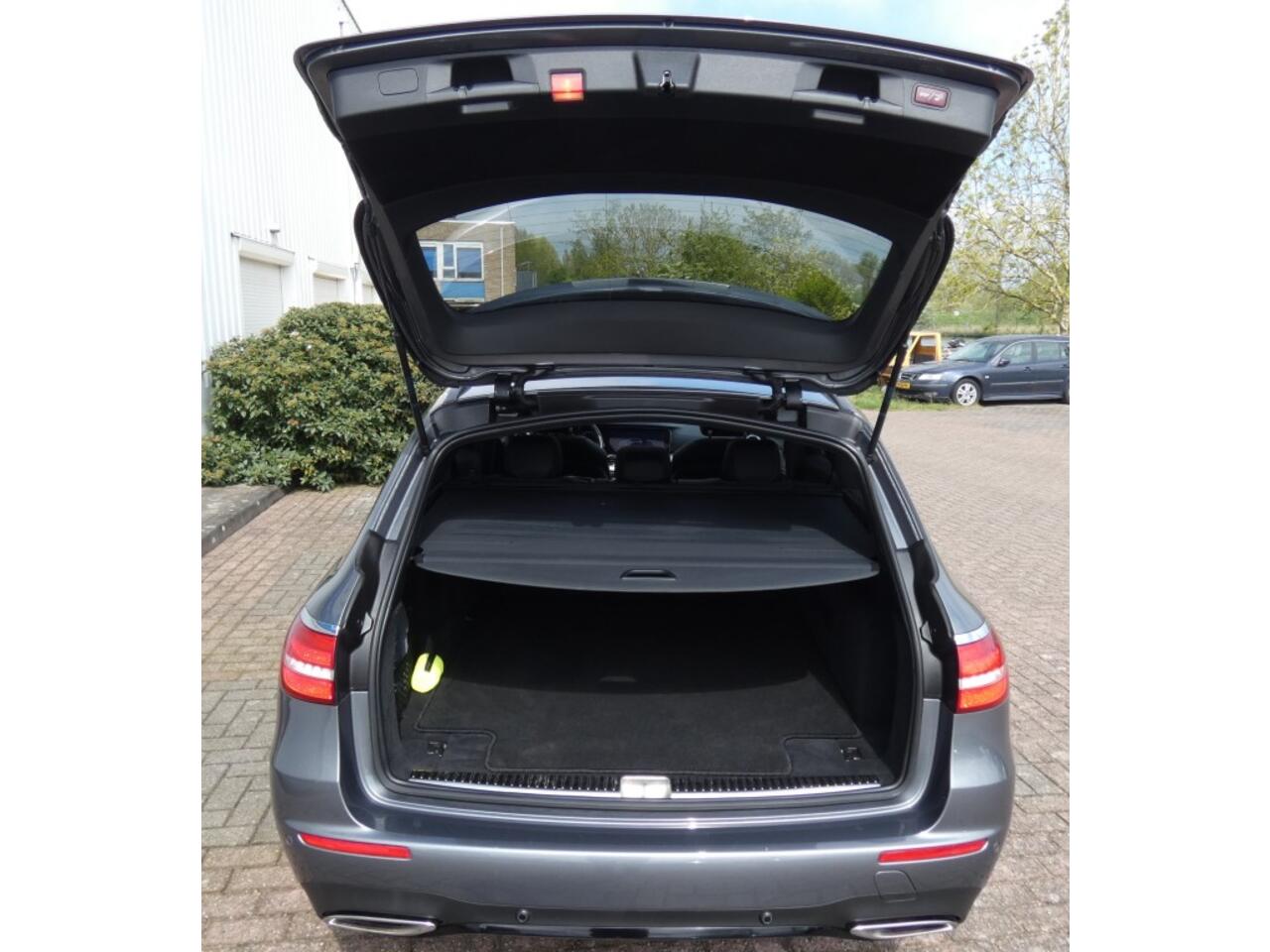 Mercedes-Benz E-KLASSE 200 AMG Edition Automaat,Pano.360,Led,Night Pakket