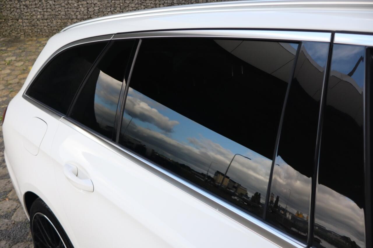 Mercedes-Benz E-KLASSE 300 e Bns Sol. AMG | Stoelverwarming | Trekhaak | Panoramadak |