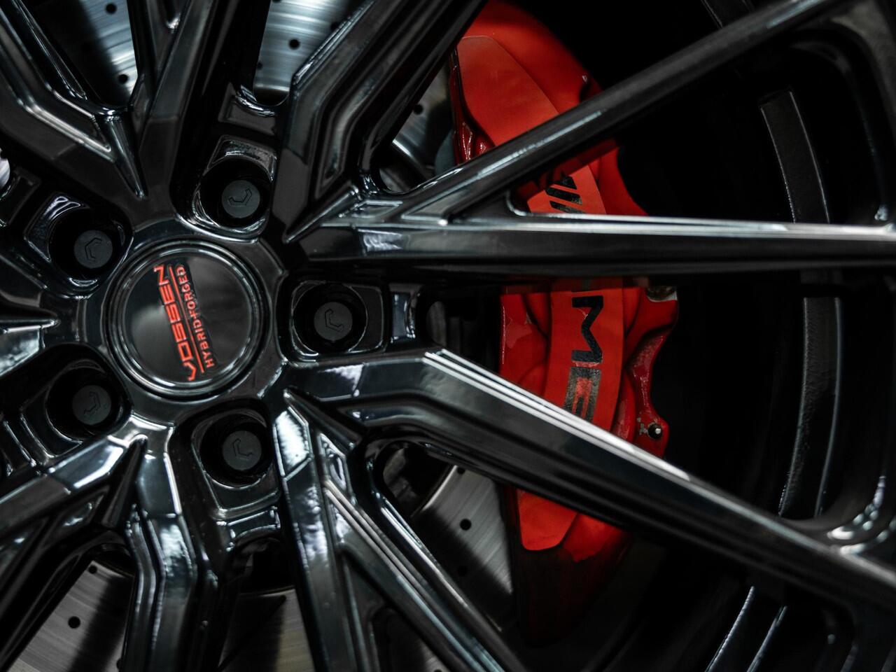 Mercedes-Benz E-KLASSE E63s AMG 4MATIC Premium Plus | VOSSEN 21'' | Burmester 3D | Carbon interieur en exterieur| Dealer onderhouden | Sportuitlaat | 360 Camera | Head-Up |