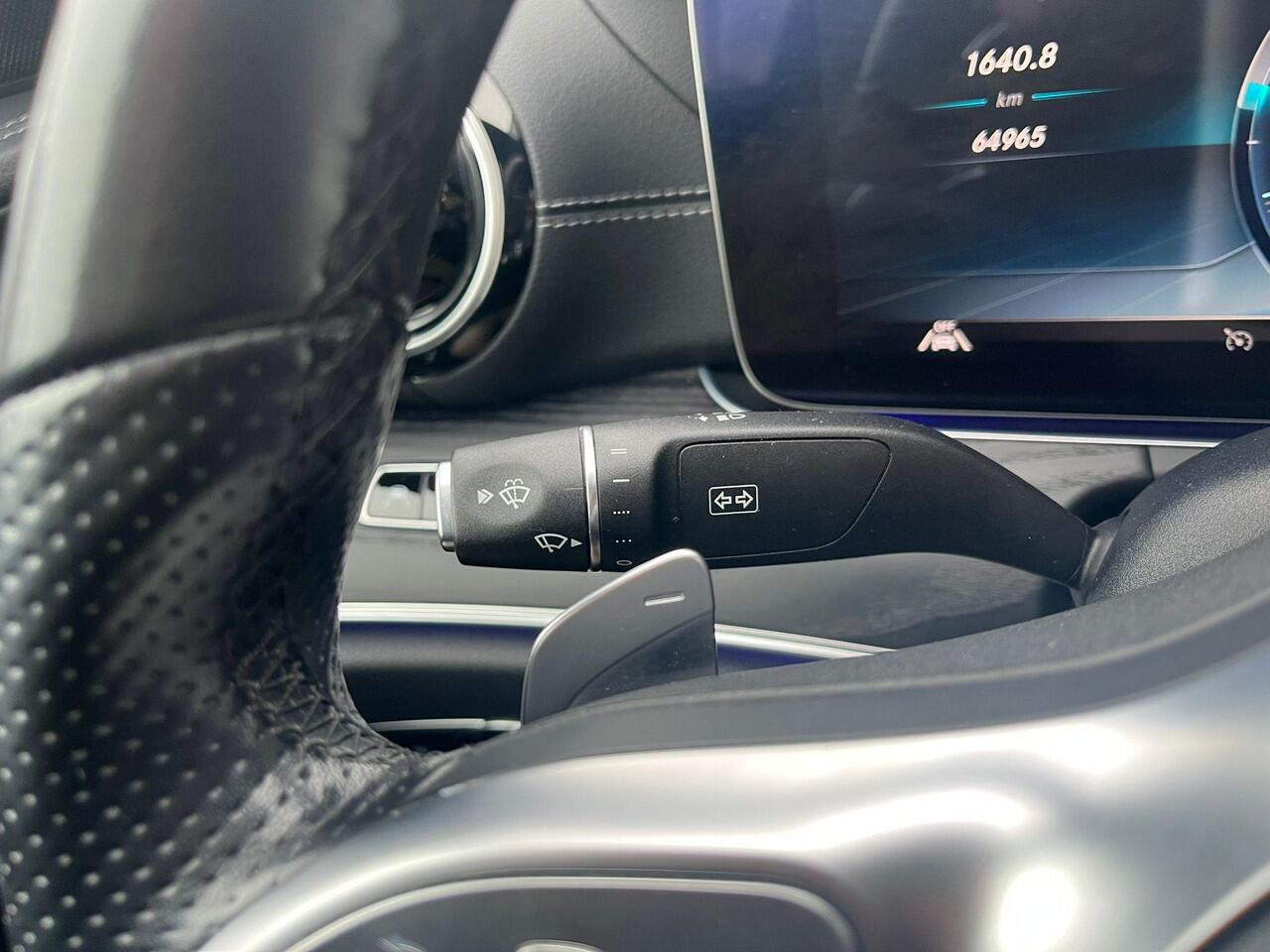 Mercedes-Benz E-KLASSE 300 e AMG Line | 320pk PHEV | Elektrisch panoramadak / schuifdak | Stoelverwarming | Bestuurdersstoel Met Geheugen | Achteruitrijcamera