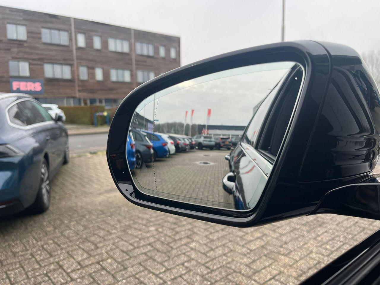 Mercedes-Benz E-KLASSE 300 e AMG Line | 320pk PHEV | Elektrisch panoramadak / schuifdak | Stoelverwarming | Bestuurdersstoel Met Geheugen | Achteruitrijcamera