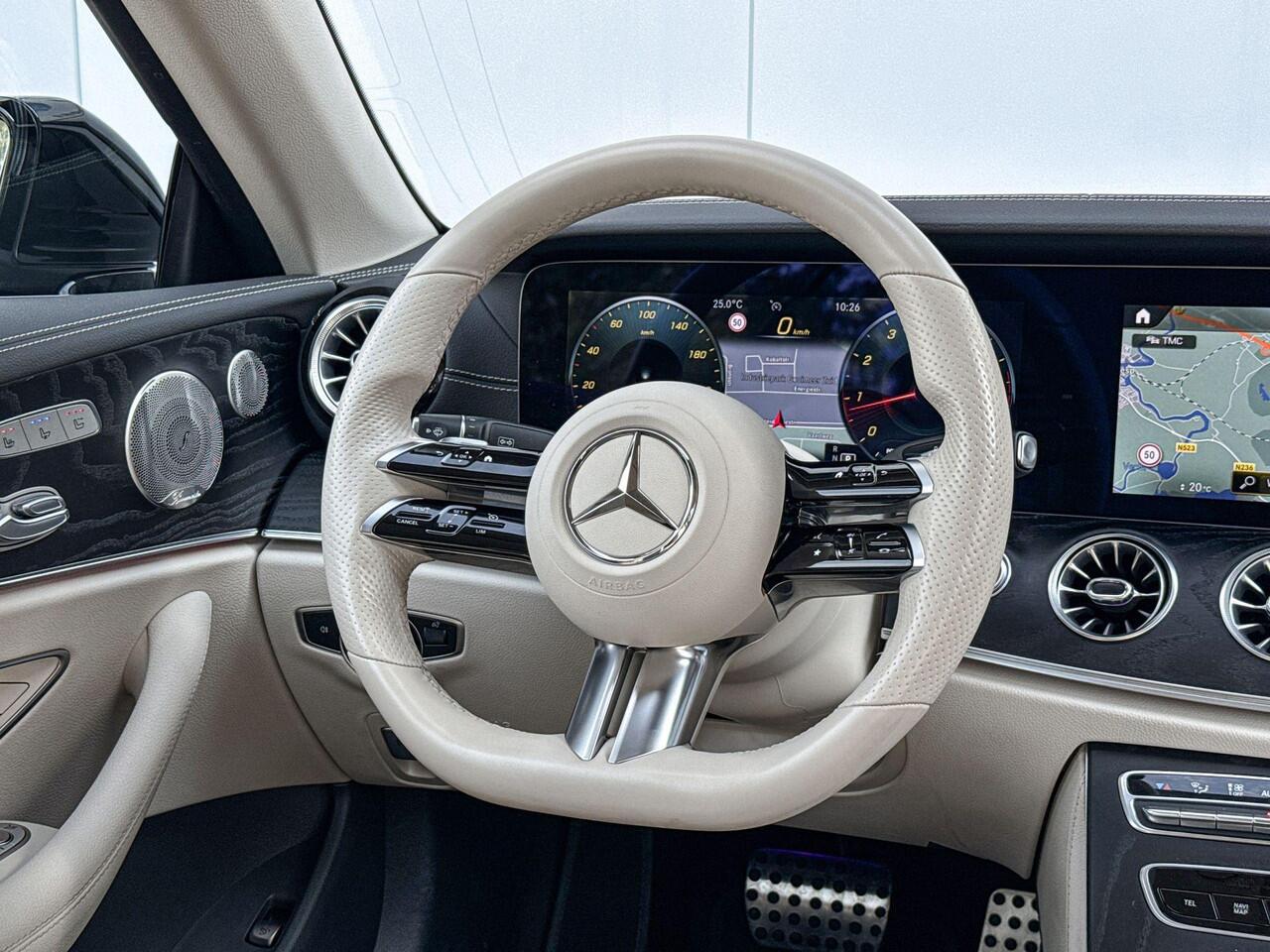 Mercedes-Benz E-KLASSE Cabrio 300 AMG Line