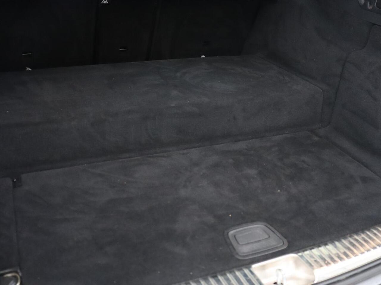 Mercedes-Benz E-KLASSE 300e Avantgarde | Leder | Stoelverwarming | 360 Camera | Keyless | Carplay | Sfeerverlichting | Widescreen | Navigatie | Park Asisst | PHEV | Plug In