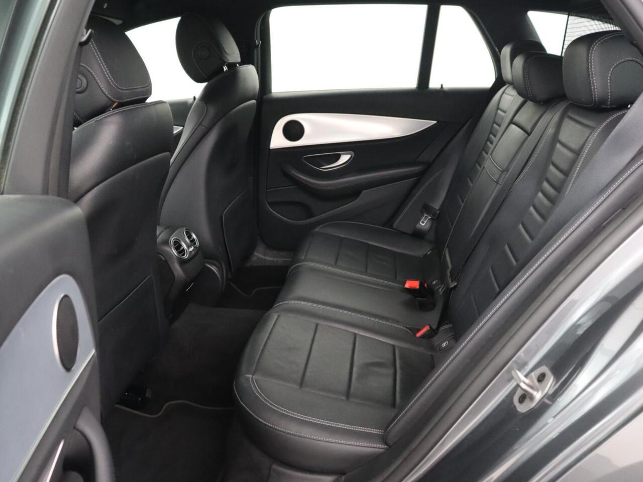 Mercedes-Benz E-KLASSE 300e Avantgarde | Leder | Stoelverwarming | 360 Camera | Keyless | Carplay | Sfeerverlichting | Widescreen | Navigatie | Park Asisst | PHEV | Plug In