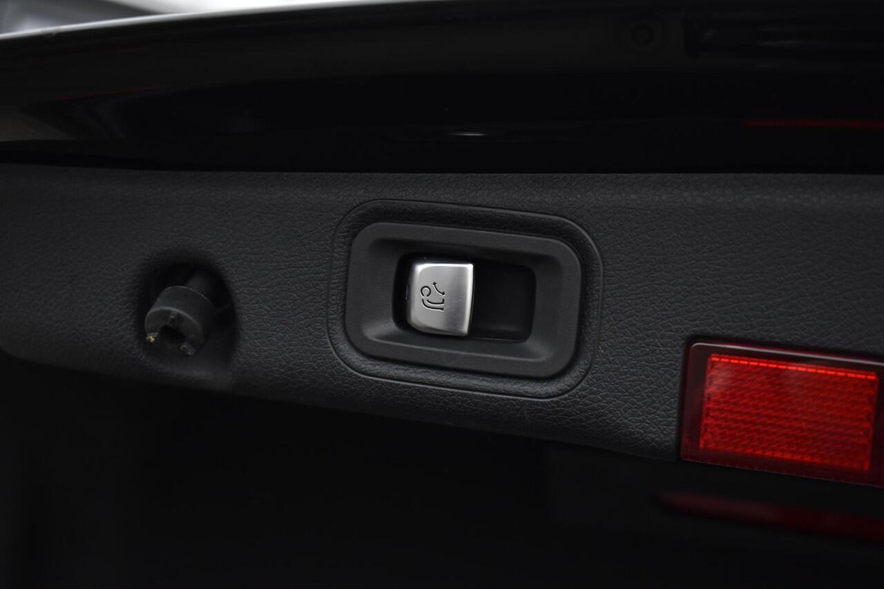 Mercedes-Benz E-KLASSE 300 e AMG Pano-Trekhaak-Memory-burmester