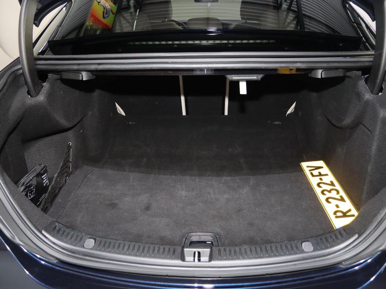 Mercedes-Benz E-KLASSE 200 AMG Line | Night | Panoramadak | Multibeam | Burmester | Memory | Softclose | Widescreen |