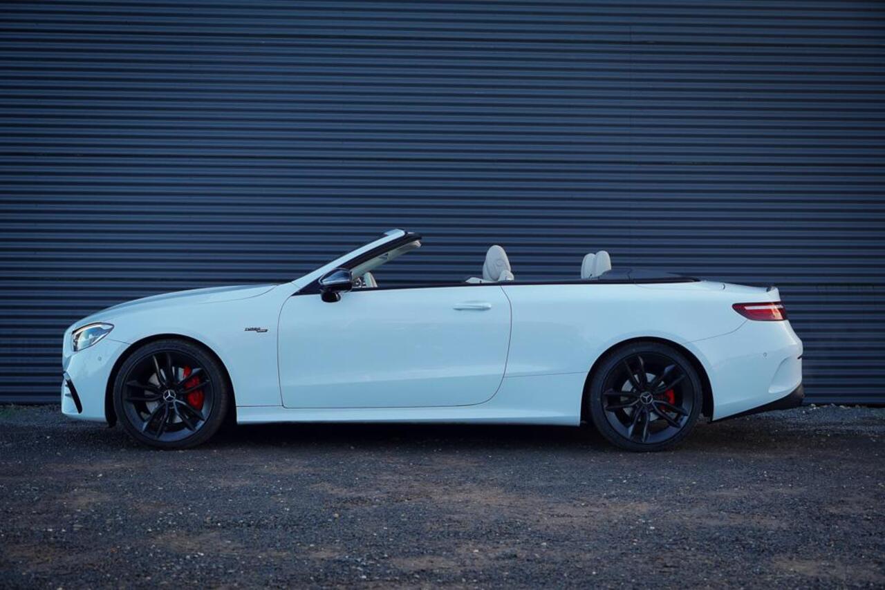 Mercedes-Benz E-KLASSE Cabrio 300 AMG Line / 53 AMG Uitgevoerd / Carbon / Stoelverwarming