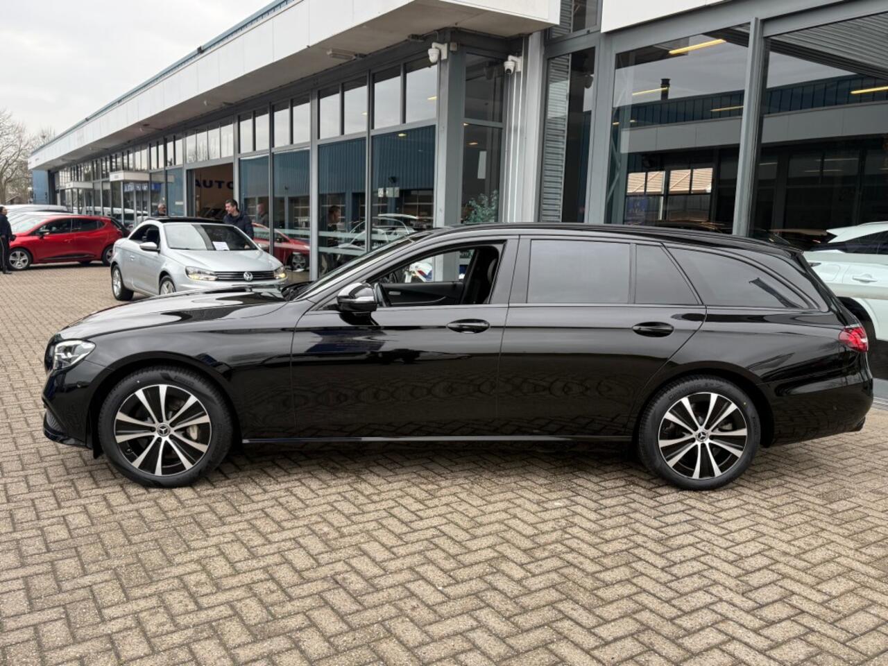 Mercedes-Benz E-KLASSE 300 De AUTOMAAT AVANTGARDE NAVI PDC-CAMERA STOELVERW.