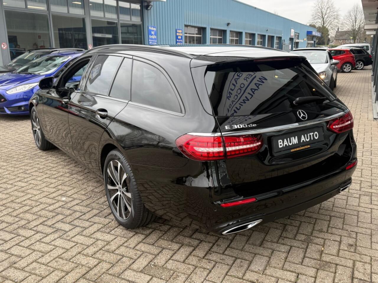 Mercedes-Benz E-KLASSE 300 De AUTOMAAT AVANTGARDE NAVI PDC-CAMERA STOELVERW.