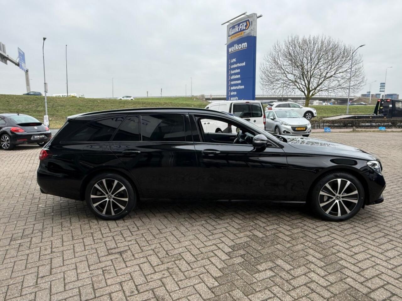 Mercedes-Benz E-KLASSE 300 De AUTOMAAT AVANTGARDE NAVI PDC-CAMERA STOELVERW.