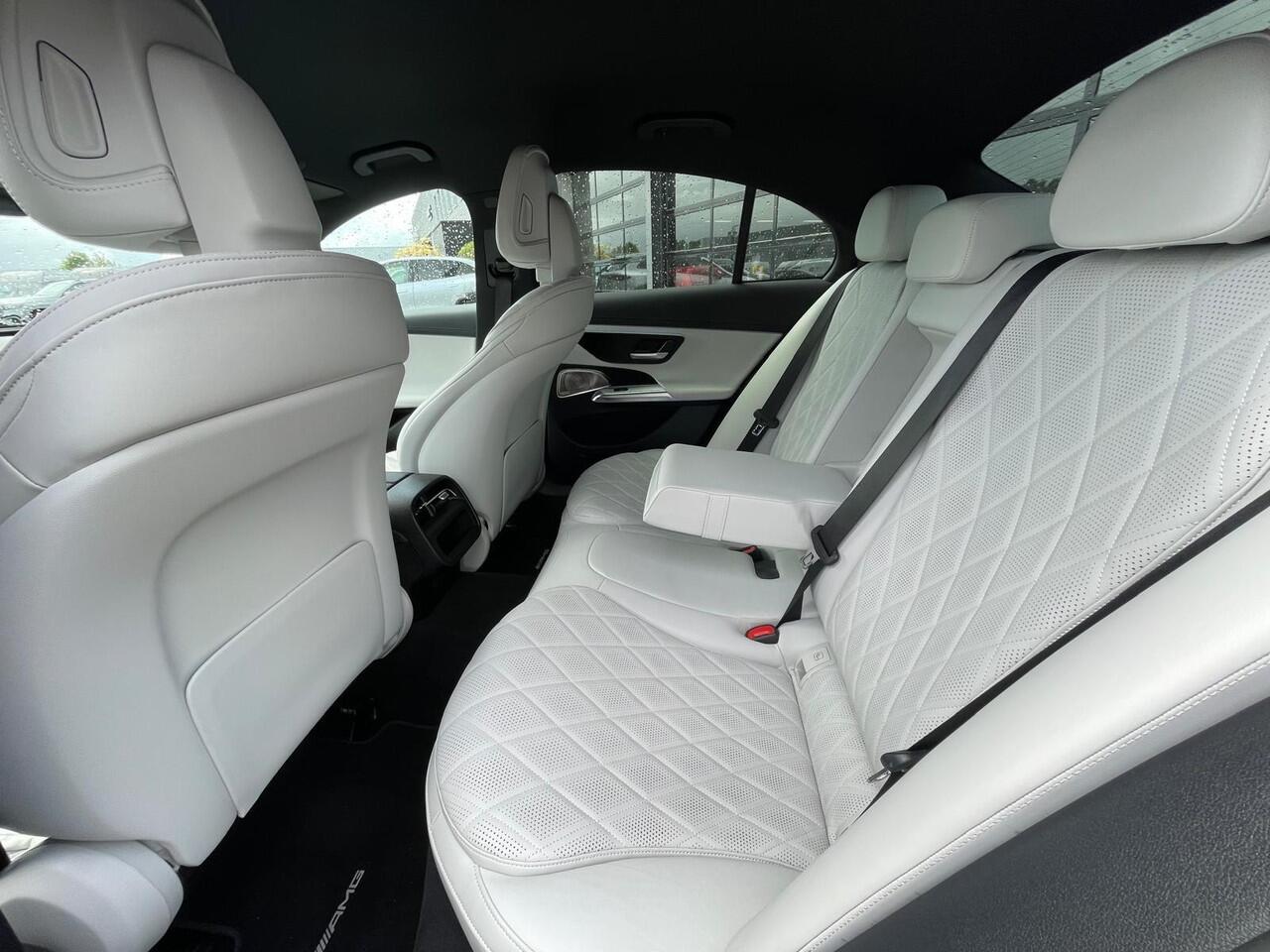 Mercedes-Benz E-KLASSE 300 e AMG Line