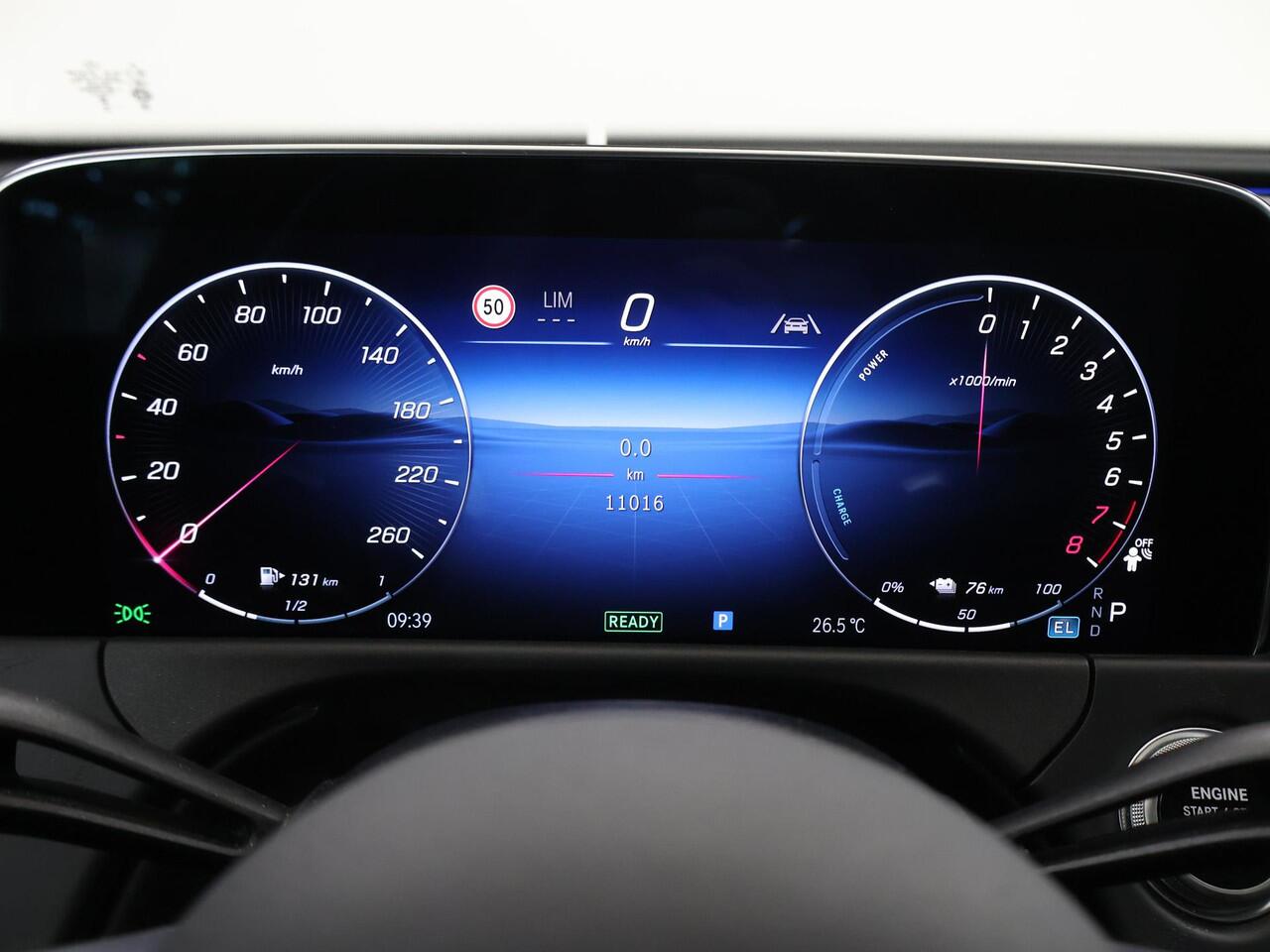 Mercedes-Benz E-KLASSE 300 e AMG Line | AMG | Panoramadak | Winter pakket | Night pakket | 20 inch |