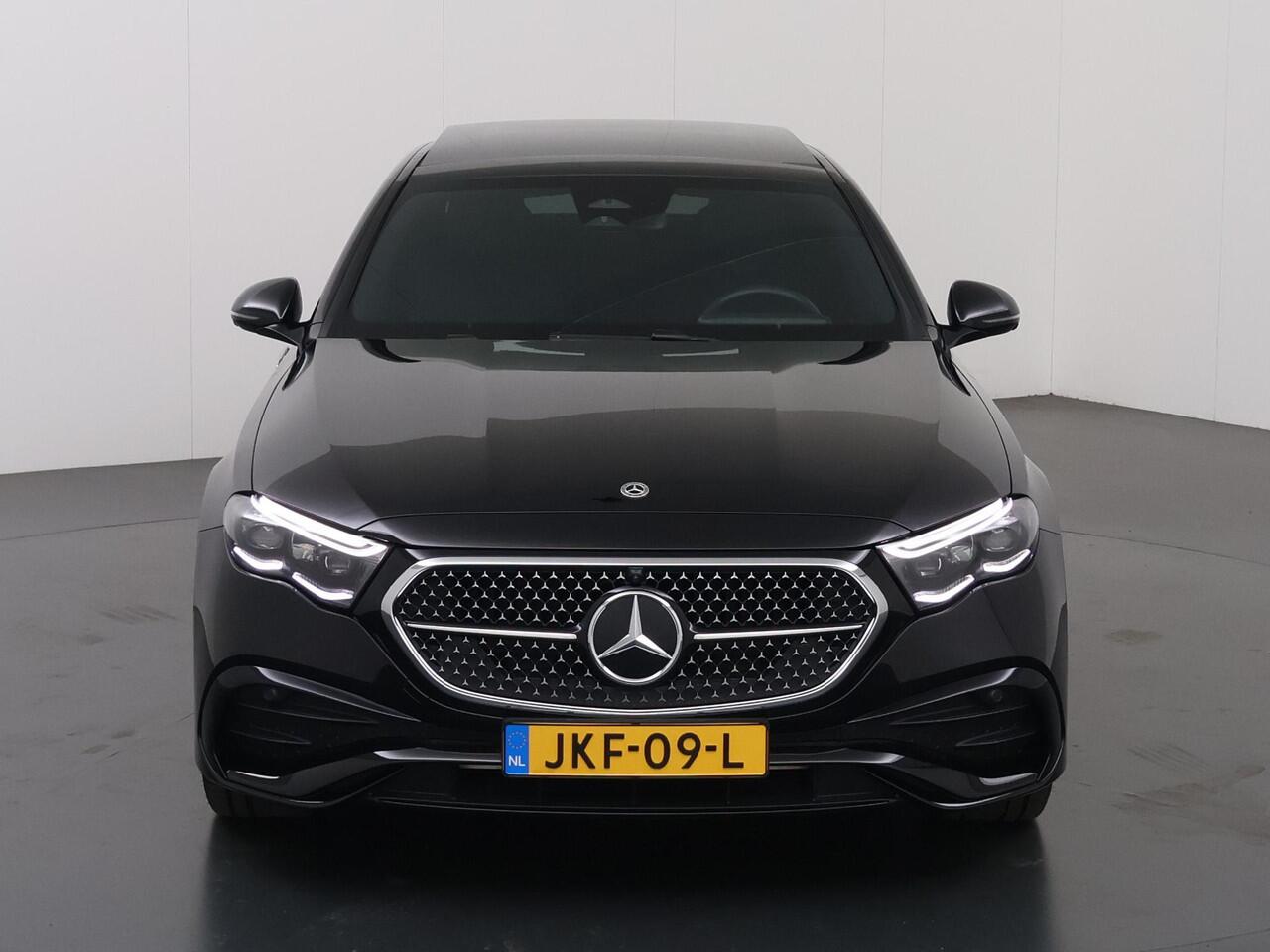Mercedes-Benz E-KLASSE 300 e AMG Line | Panoramadak | Premium pakket | Burmester 4D | Stuurverwarming | Night pakket |