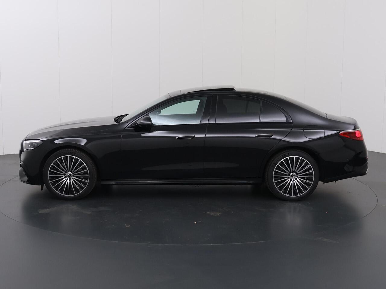 Mercedes-Benz E-KLASSE 300 e AMG Line | Panoramadak | Premium pakket | Burmester 4D | Stuurverwarming | Night pakket |