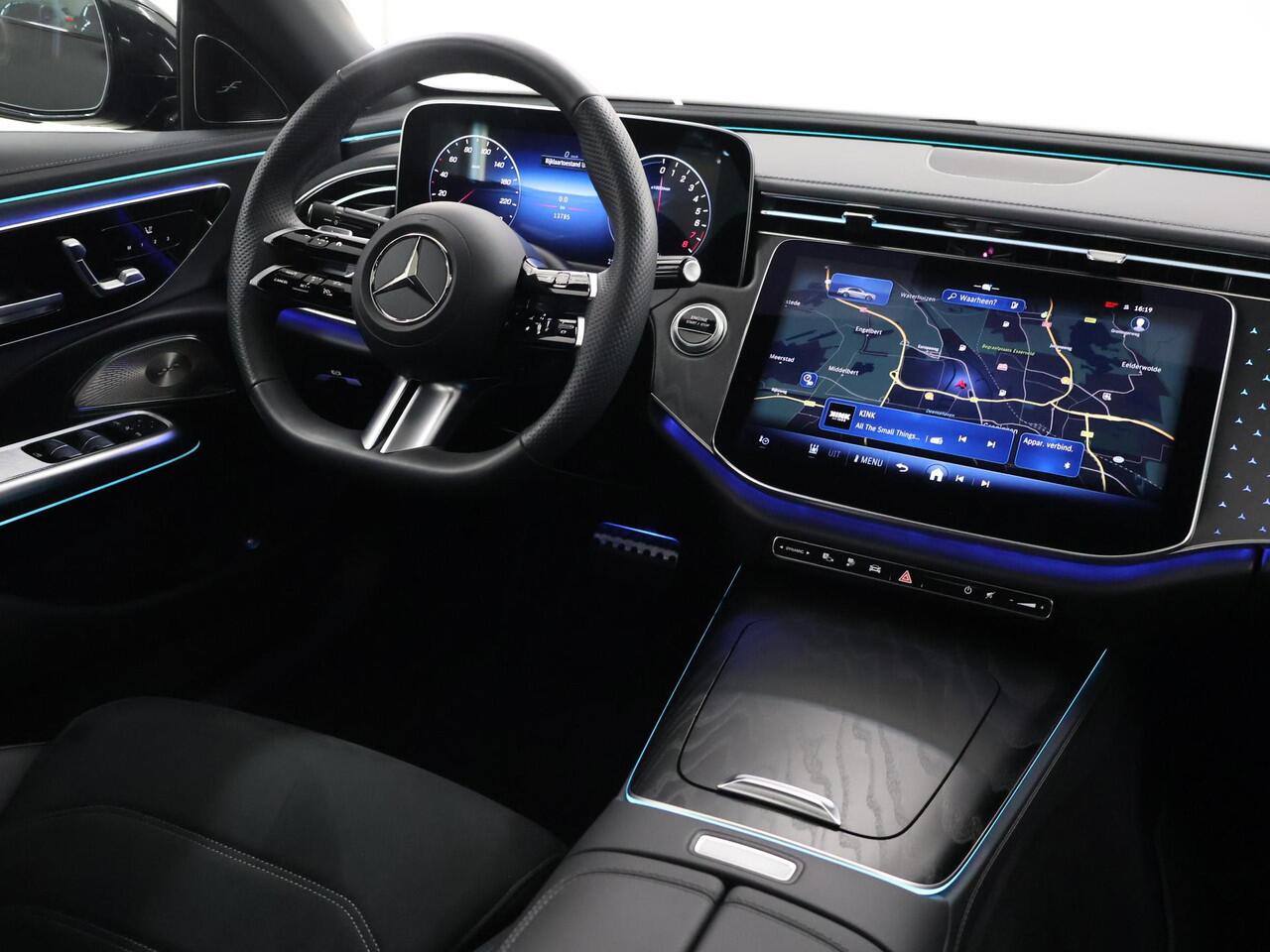 Mercedes-Benz E-KLASSE 300 e AMG Line | Panoramadak | Premium pakket | Burmester 4D | Stuurverwarming | Night pakket |