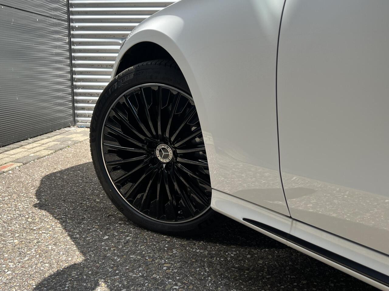 Mercedes-Benz E-KLASSE 300 e AMG Line