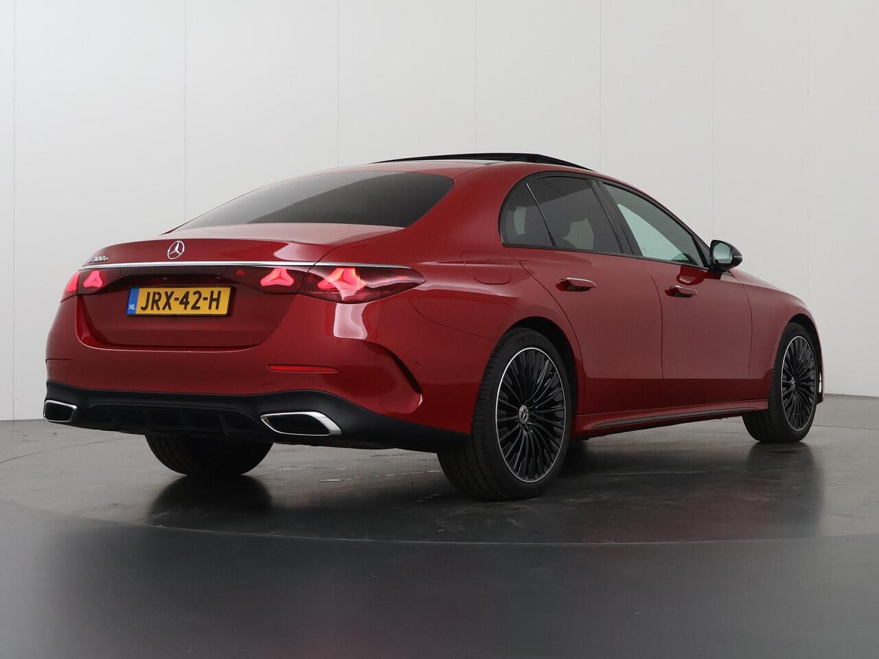 Mercedes-Benz E-KLASSE 300 e AMG Line | Premium plus | Techniek pakket | Rij assistentiepakket | Superscreen | Night pakket |