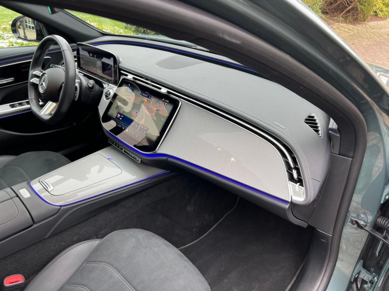 Mercedes-Benz E-KLASSE E 300e AMG int + ext, Night pakket, Pano dak, Distronic