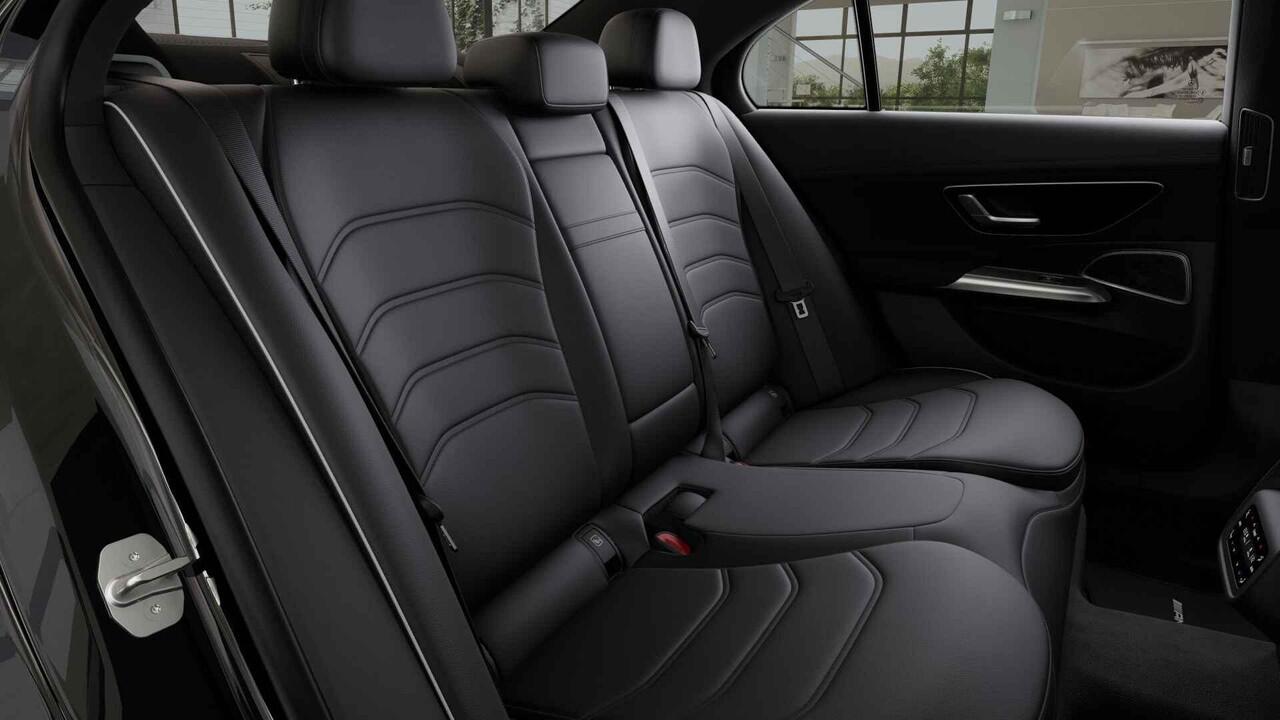 Mercedes-Benz E-KLASSE 300e Sport Edition | Panoramaschuifdak | Premium Plus | Rijassistentiepakket Plus | Night | Head-up display | Burmester