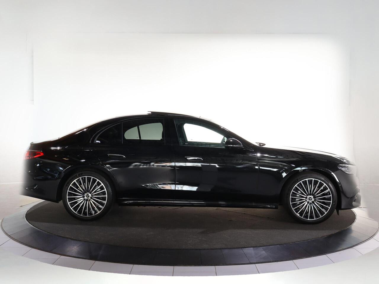 Mercedes-Benz E-KLASSE 300e Sport Edition | Panoramaschuifdak | Premium plus | Superscreen | Nightpakket | Burmester | Stoelventilatie | Rijassistentiepakket Plus | Head-up display | DISTRONIC |