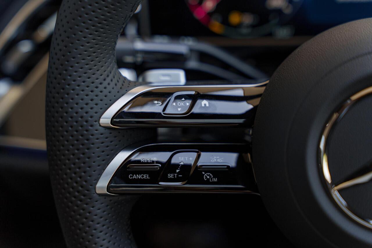 Mercedes-Benz E-KLASSE 300e Sport Edition | Panoramaschuifdak | Premium plus | Superscreen | Nightpakket | Burmester | Stoelventilatie | Rijassistentiepakket Plus | Head-up display | DISTRONIC |