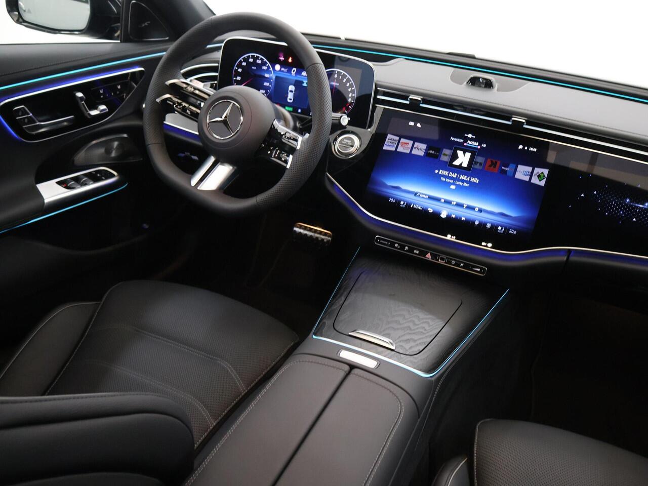 Mercedes-Benz E-KLASSE 300 e Sport Edition | Premium Plus pakket | Panoramaschuifdak | Superscreen | Nightpakket | Rijassistentiepakket Plus | Stoelventilatie | Head-up display | Burmester