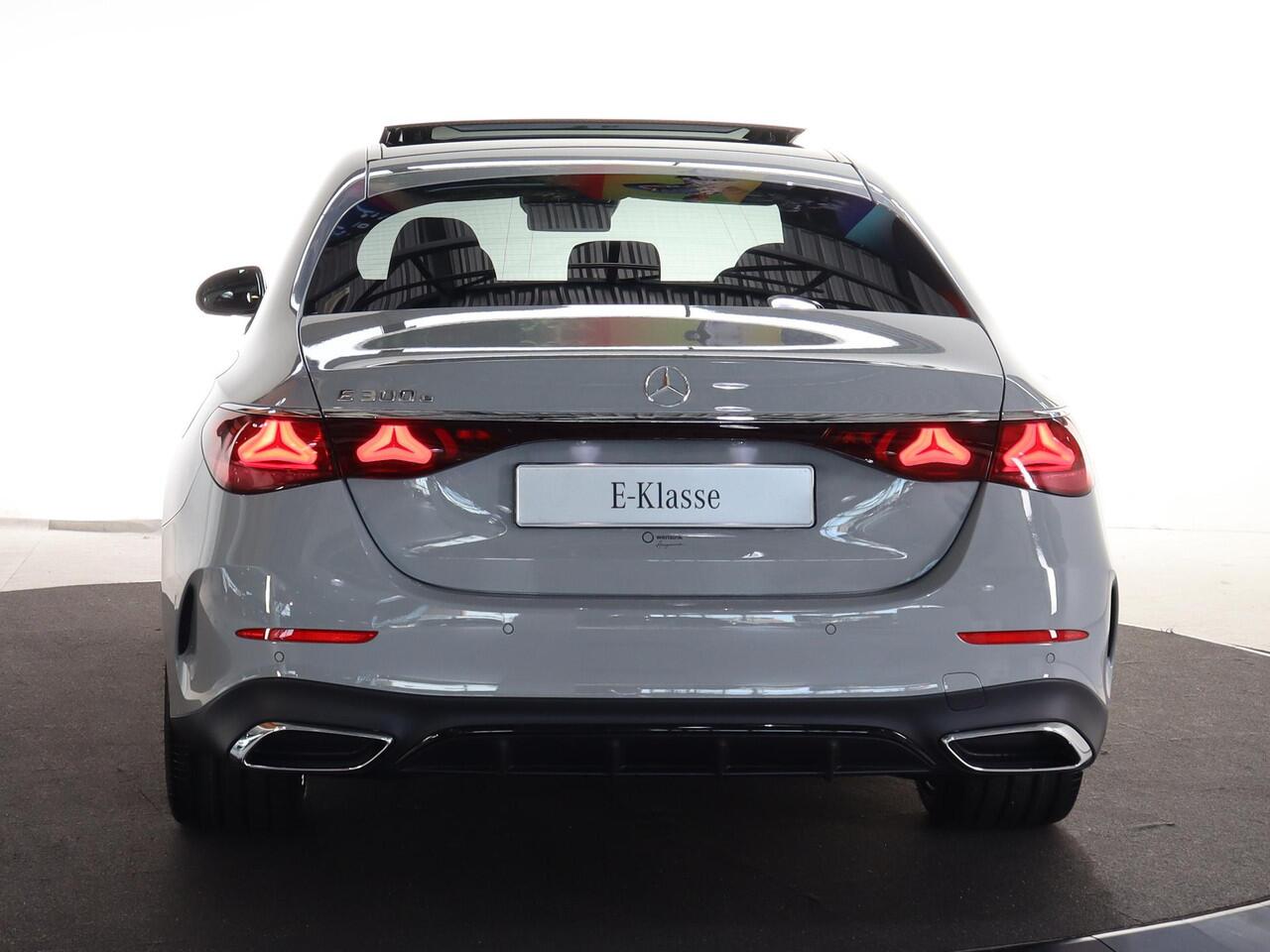 Mercedes-Benz E-KLASSE 300e Sport Edition | Panoramaschuifdak | Premium | Rijassistentiepakket Plus | Stoelventilatie/-verwarming voor | Burmester