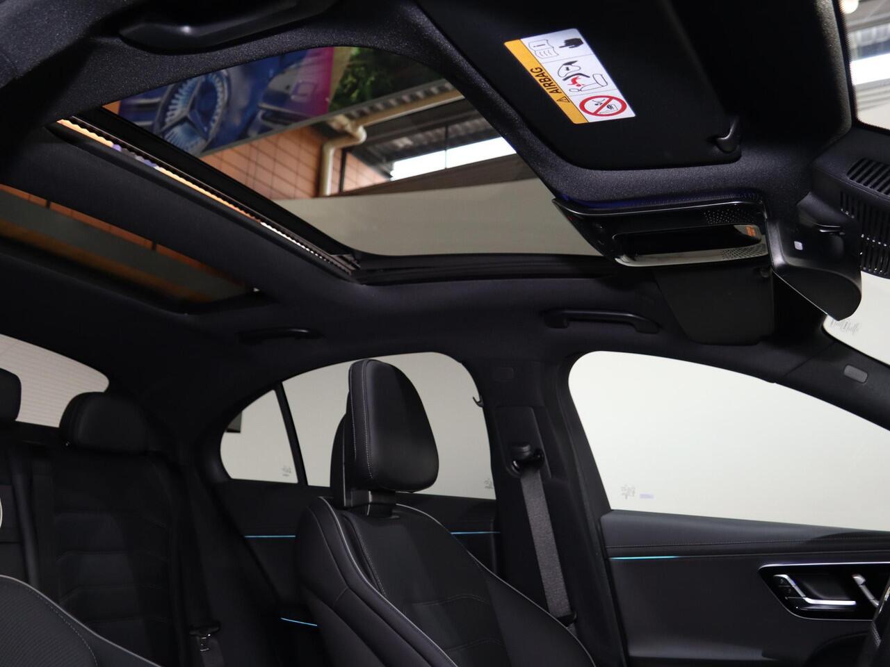 Mercedes-Benz E-KLASSE 300e Sport Edition | Panoramaschuifdak | Premium | Rijassistentiepakket Plus | Stoelventilatie/-verwarming voor | Burmester