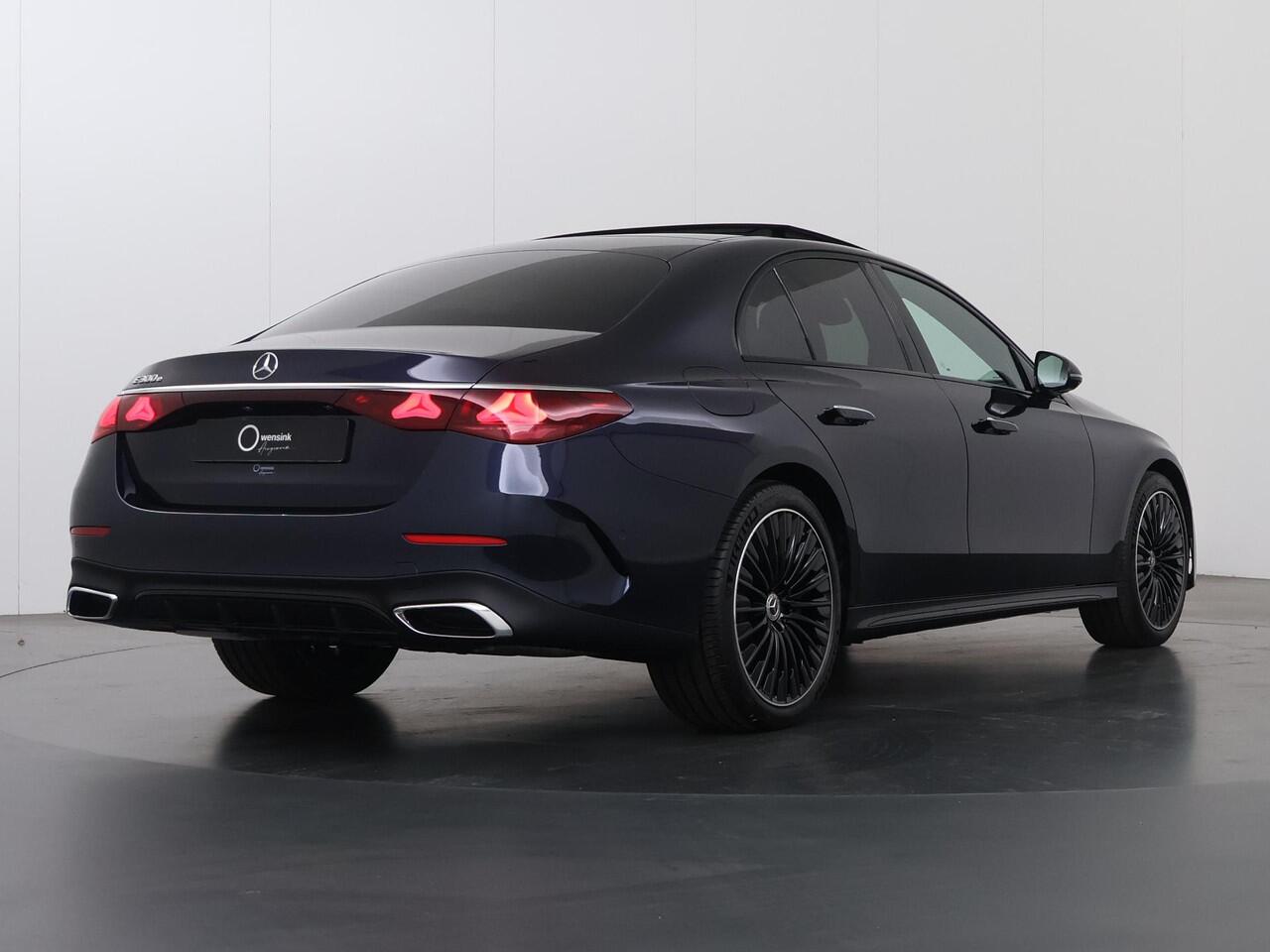 Mercedes-Benz E-KLASSE 300e Sport Edition | Panoramaschuifdak | Premium Plus | Night | Rijassistentiepakket Plus | Stoelventilatie | Burmester | Airmatic |