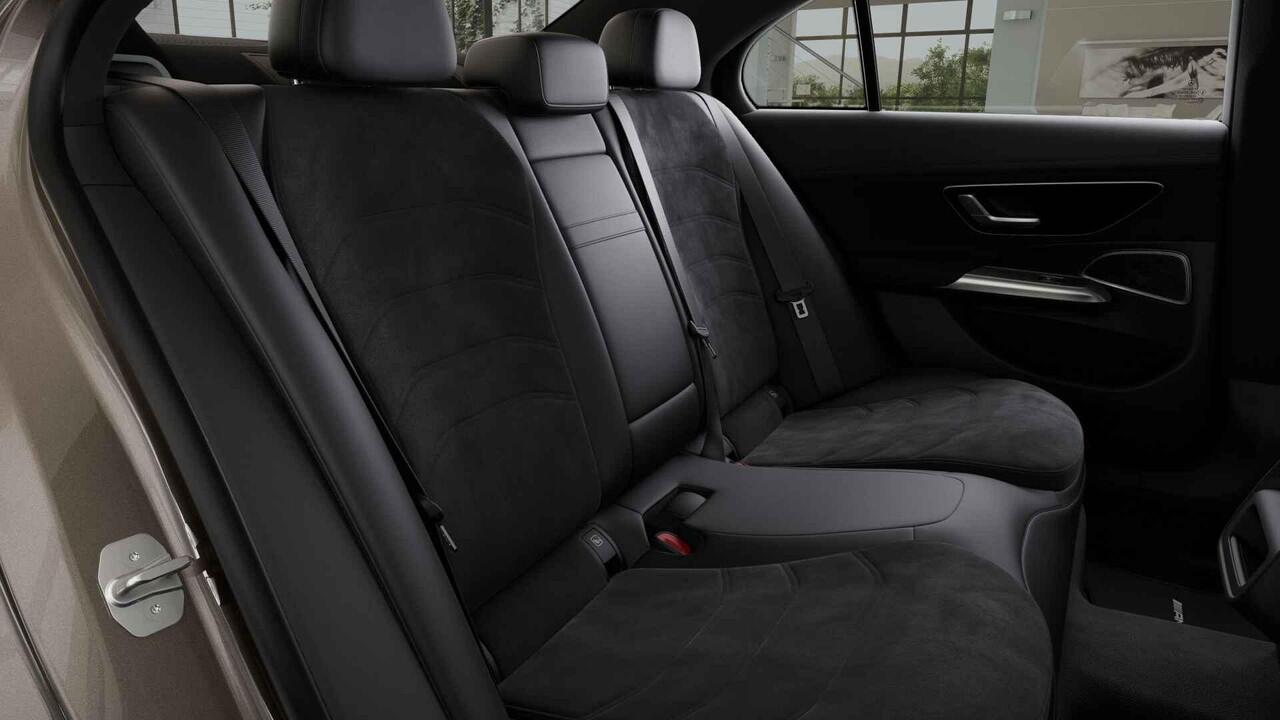 Mercedes-Benz E-KLASSE 300e Sport Edition | Premium-pakket | Trekhaak | Nightpakket | Burmester | Dodehoekassistent | 360° camera |