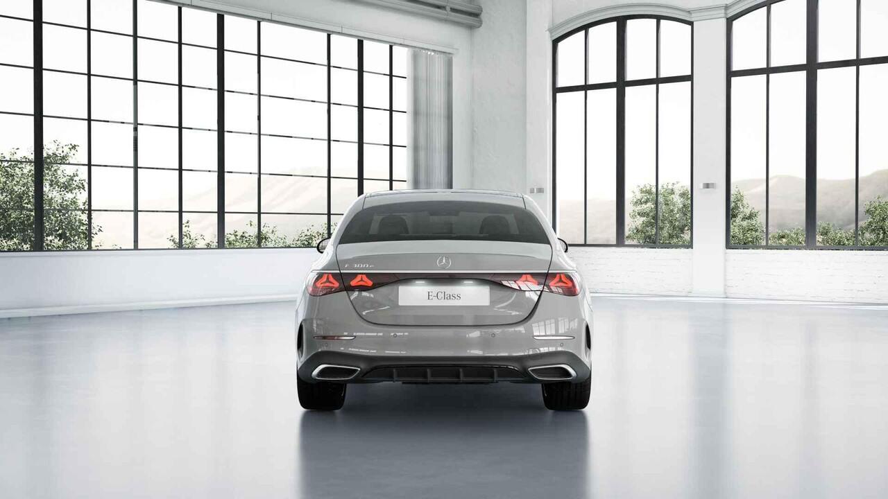 Mercedes-Benz E-KLASSE 300e Sport Edition | Panoramaschuifdak | Head-up | Trekhaak | Burmester | Nightpakket |