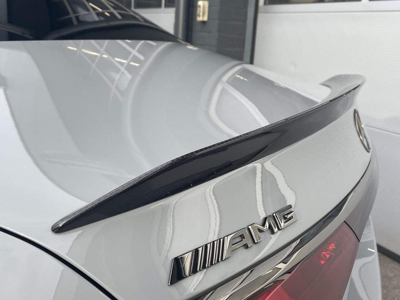 Mercedes-Benz E-KLASSE AMG 53 4MATIC+ Night Edition | Alpine grijs MANUFAKTUR | DIGITAL LIGHT | Panoramadak | AMG carbon exterieur pakket | AMG night pakket | Head-up display | AMG Real Performance Sound