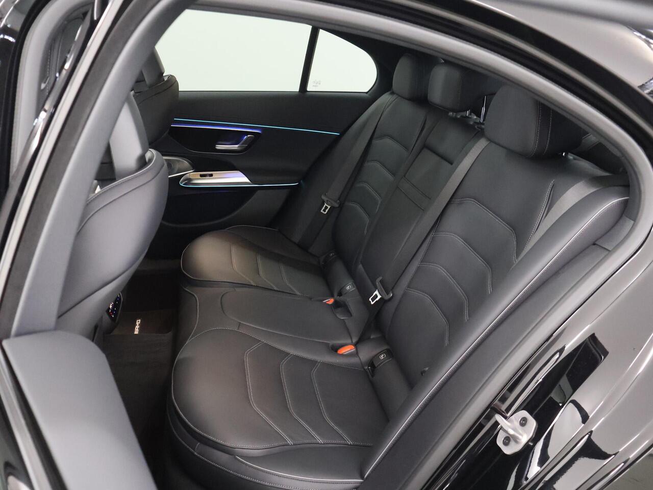 Mercedes-Benz E-KLASSE 300e Sport Edition | Panoramadak | Rijassistentiepakket | Premium Plus | Burmester | Keyless | Matrix-led | Stoelventilatie