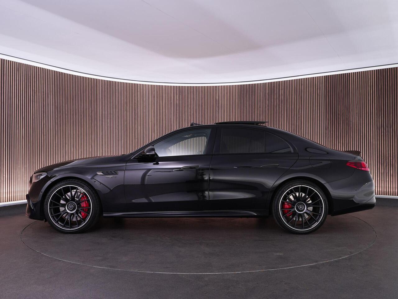 Mercedes-Benz E-KLASSE 53AMG 612pk 4MATIC+ Night Edition |Org. NL|fabrieksgarantie|driver's package|dynamic plus|hyper screen|achteras besturing|Burmester|panoramadak|HUD|digital light|Apple Carplay|